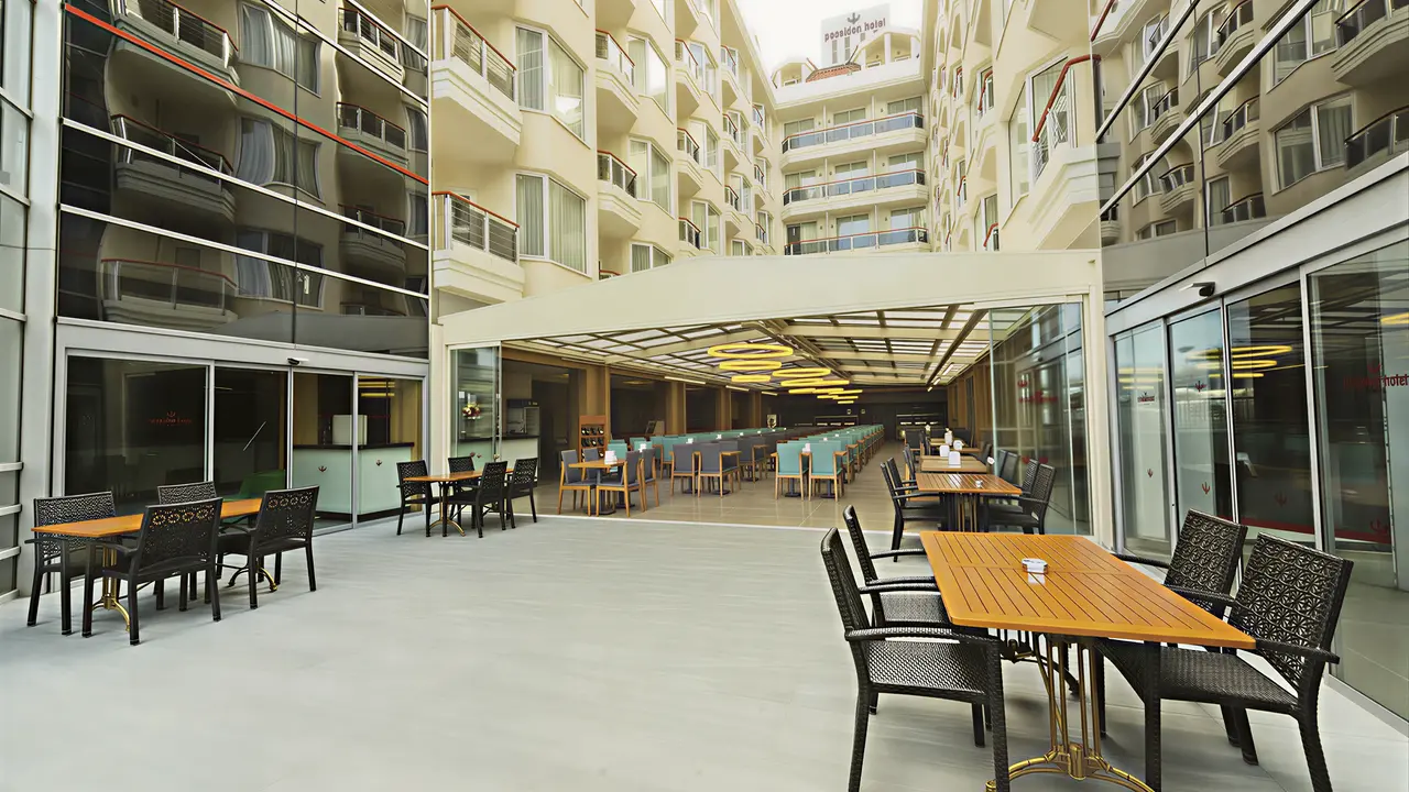 Restauracja na zewnątrz w Poseidon
