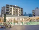 Basen i budynek hotelu Premier Nergis Beach & SPA