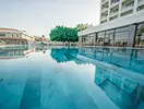 Basen zewnętrzny w hotelu Premier Nergis Beach & SPA