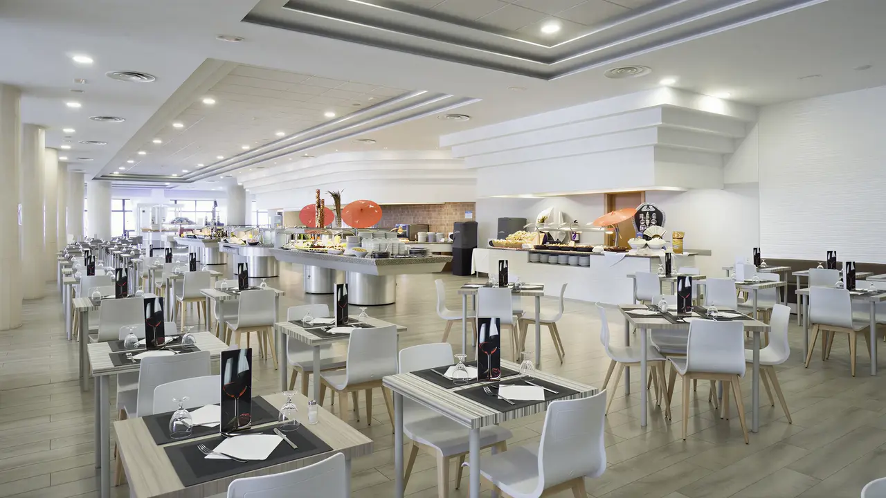 Restauracja z bufetem w Puente Real