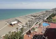 Widok na kompleks Puente Real oraz plażę