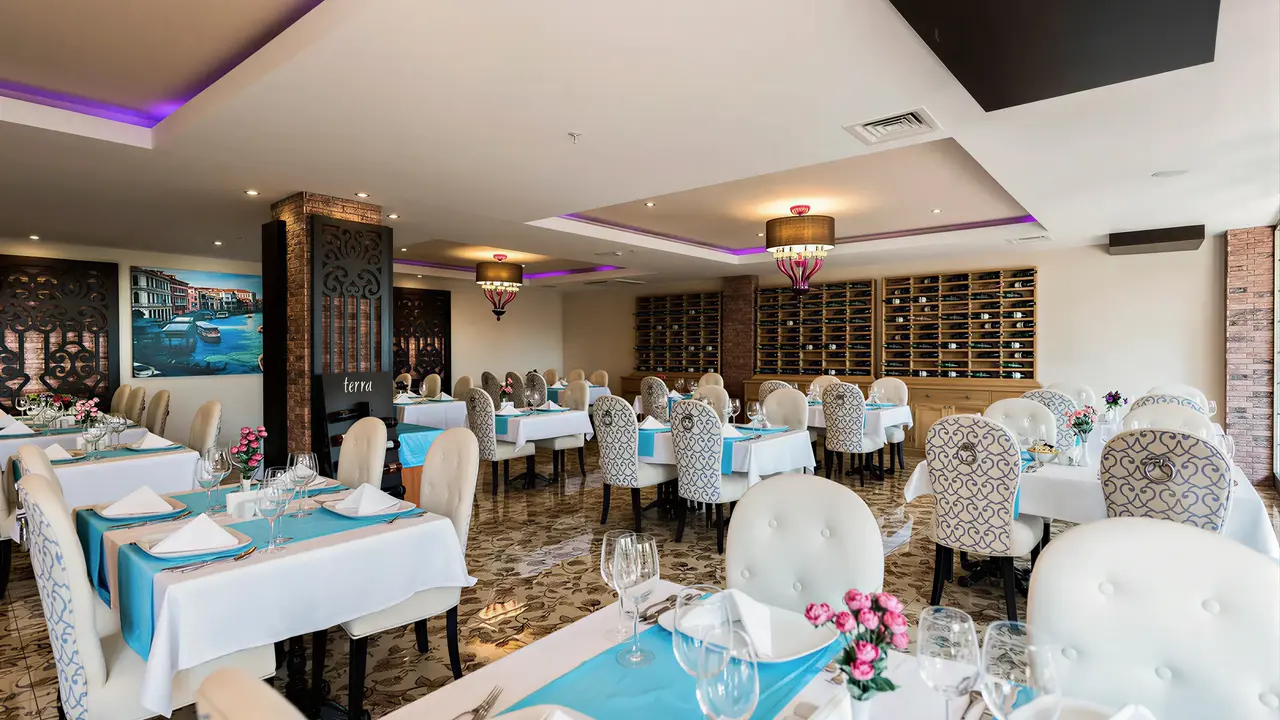 Elegancka restauracja w hotelu Quattro Beach Spa