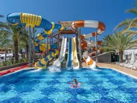 Zjeżdżalnie wodne w Quattro Beach Spa