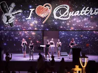 Występ muzyczny na scenie w Quattro Beach Spa