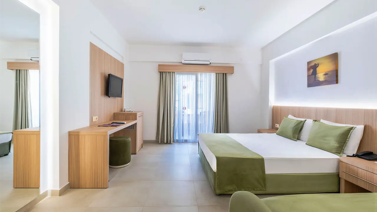 Jasny pokój z łóżkiem w Queens Park Resort Goynuk