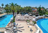 Widok na baseny i teren Queens Park Resort Goynuk