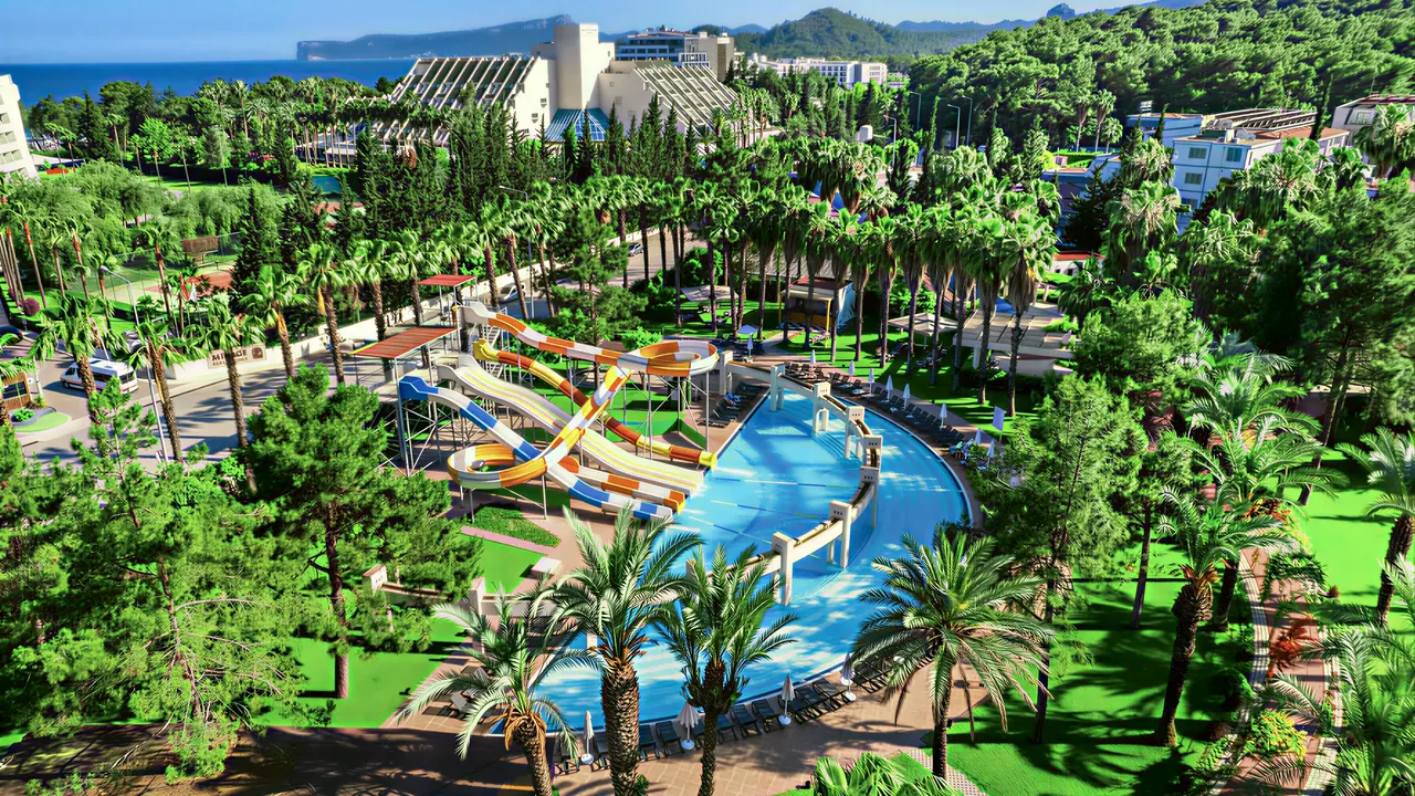 Widok na kompleks hotelowy Queens Park Resort Goynuk z lotu ptaka