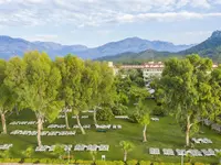 Widok na kompleks i teren Queens Park Resort Goynuk