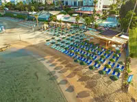 Widok z lotu ptaka na Ramira Beach i plażę