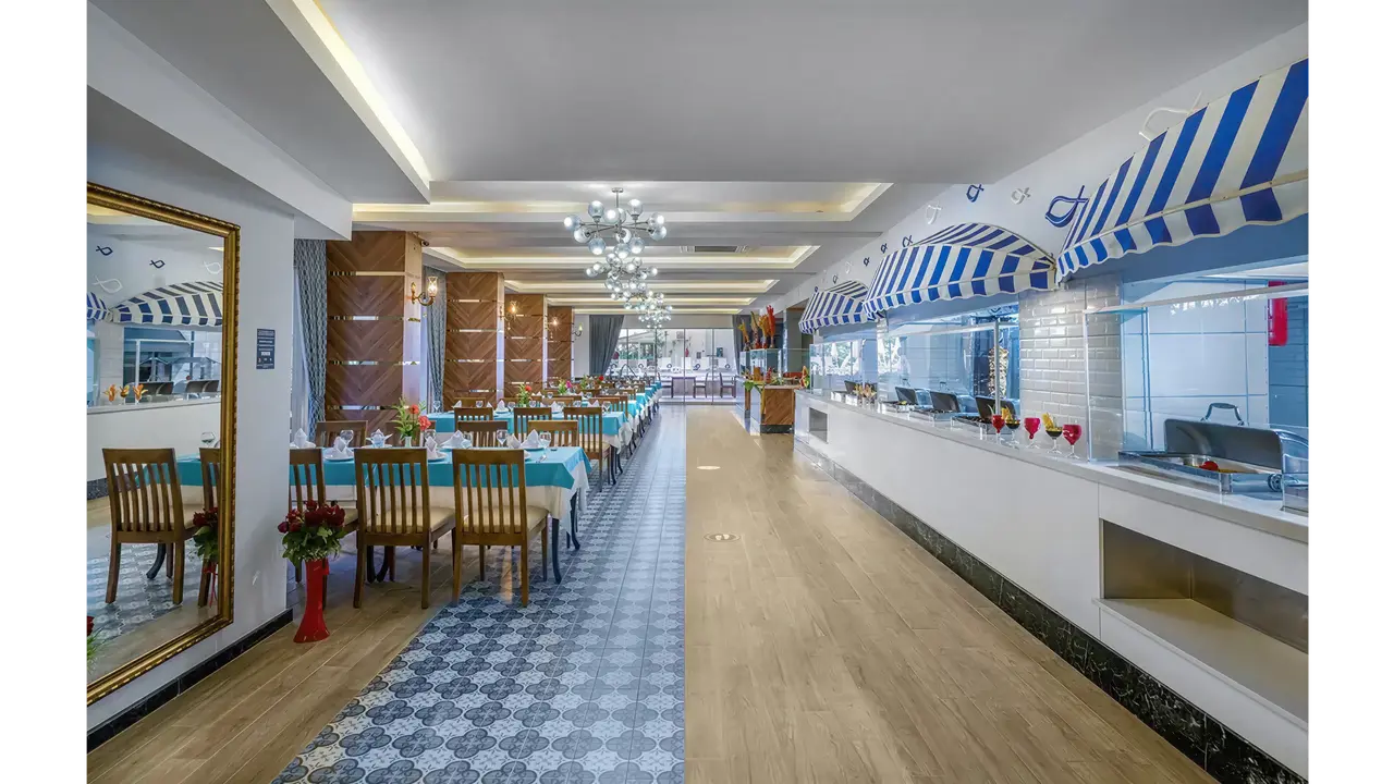 Restauracja z bufetem w Ramira Beach