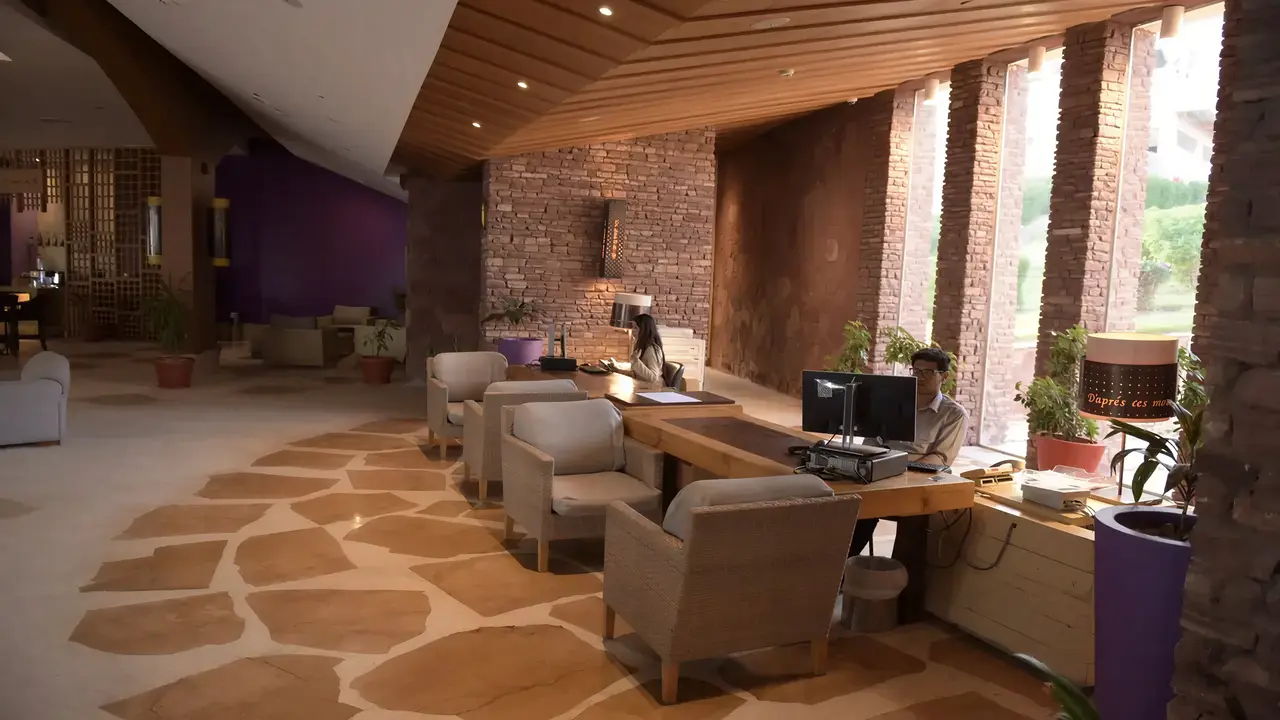 Recepcja i strefa wypoczynku w Retac Qunay Dahab Resort & Spa