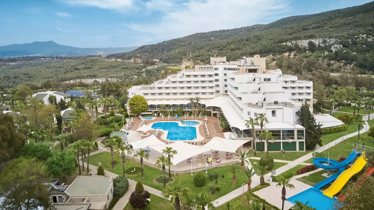 Widok na kompleks Richmond Ephesus Resort z basenami