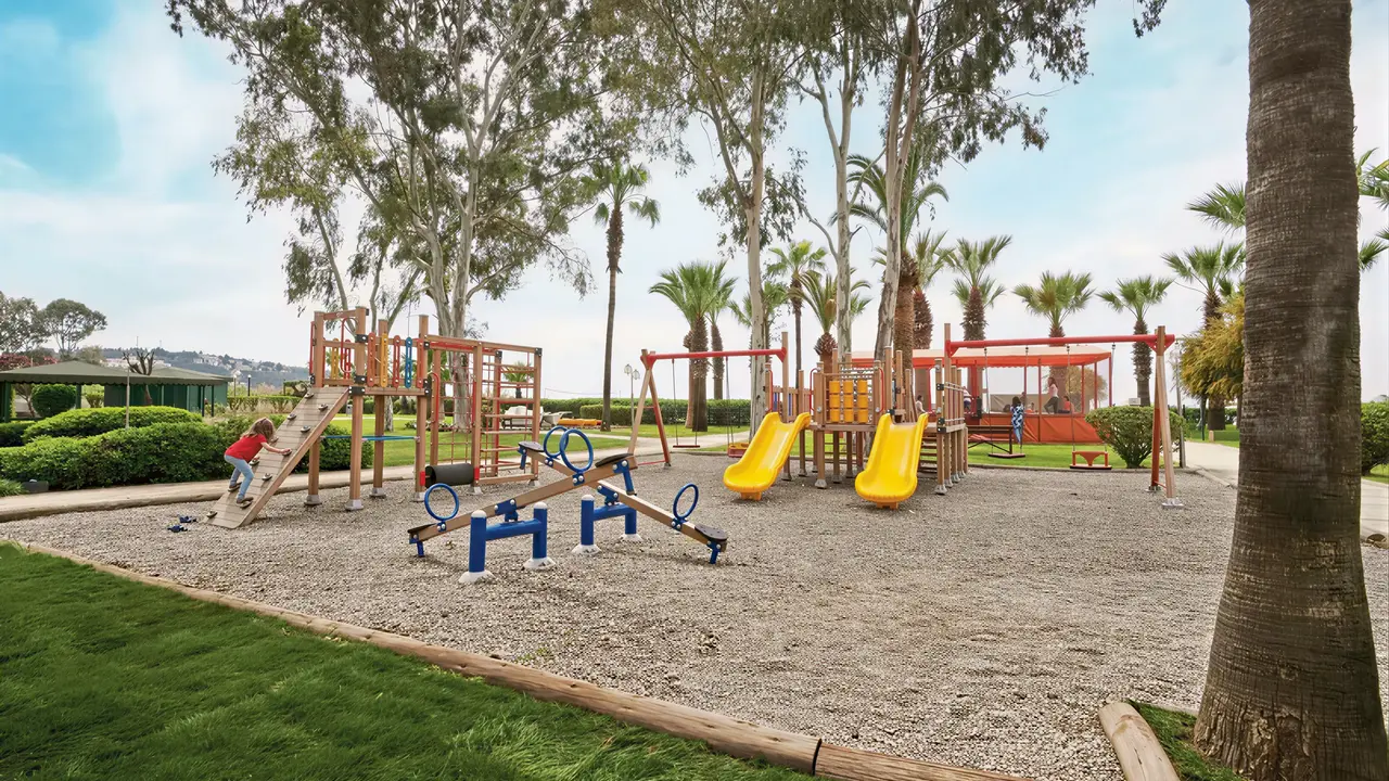Plac zabaw dla dzieci w Richmond Ephesus Resort