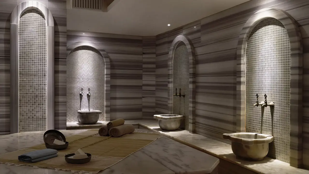 Strefa spa z marmurowymi misami w Richmond Ephesus Resort