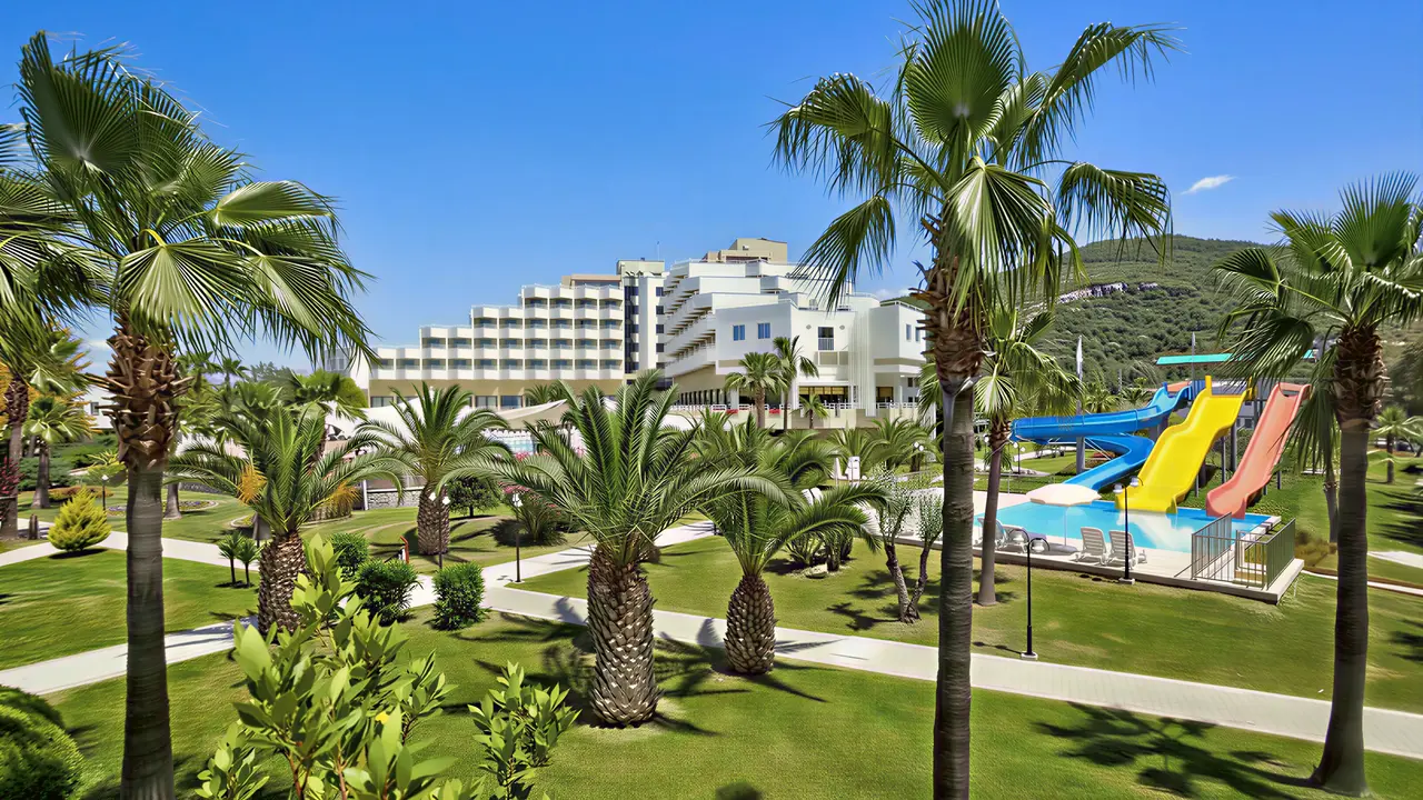 Widok na kompleks Richmond Ephesus Resort z basenami