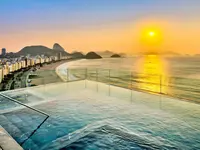 Basen na dachu w Rio Othon Palace z widokiem