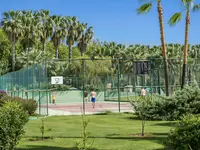 Boisko do koszykówki w hotelu Royal Atlantis Beach