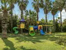 Kolorowy plac zabaw w Royal Atlantis Beach