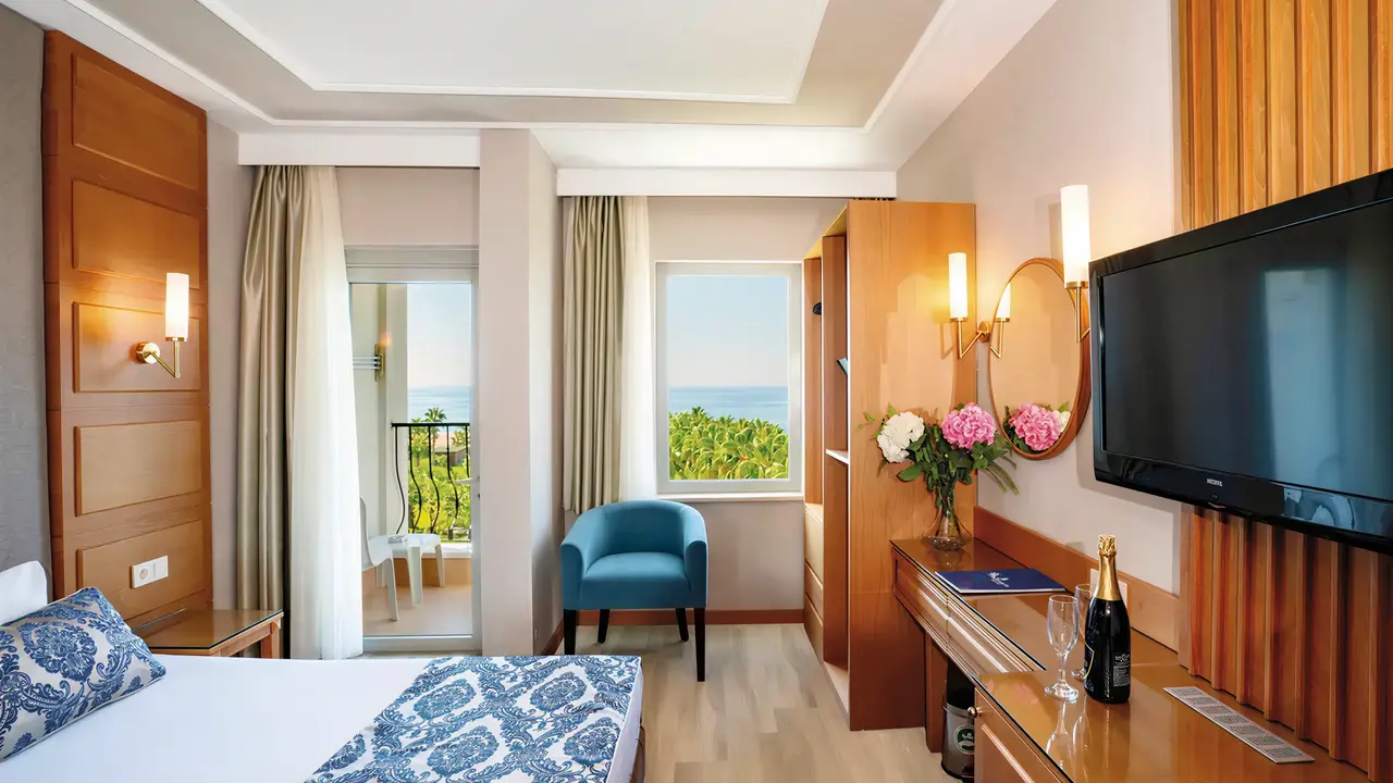 Wnętrze pokoju gościnnego w Royal Atlantis Beach
