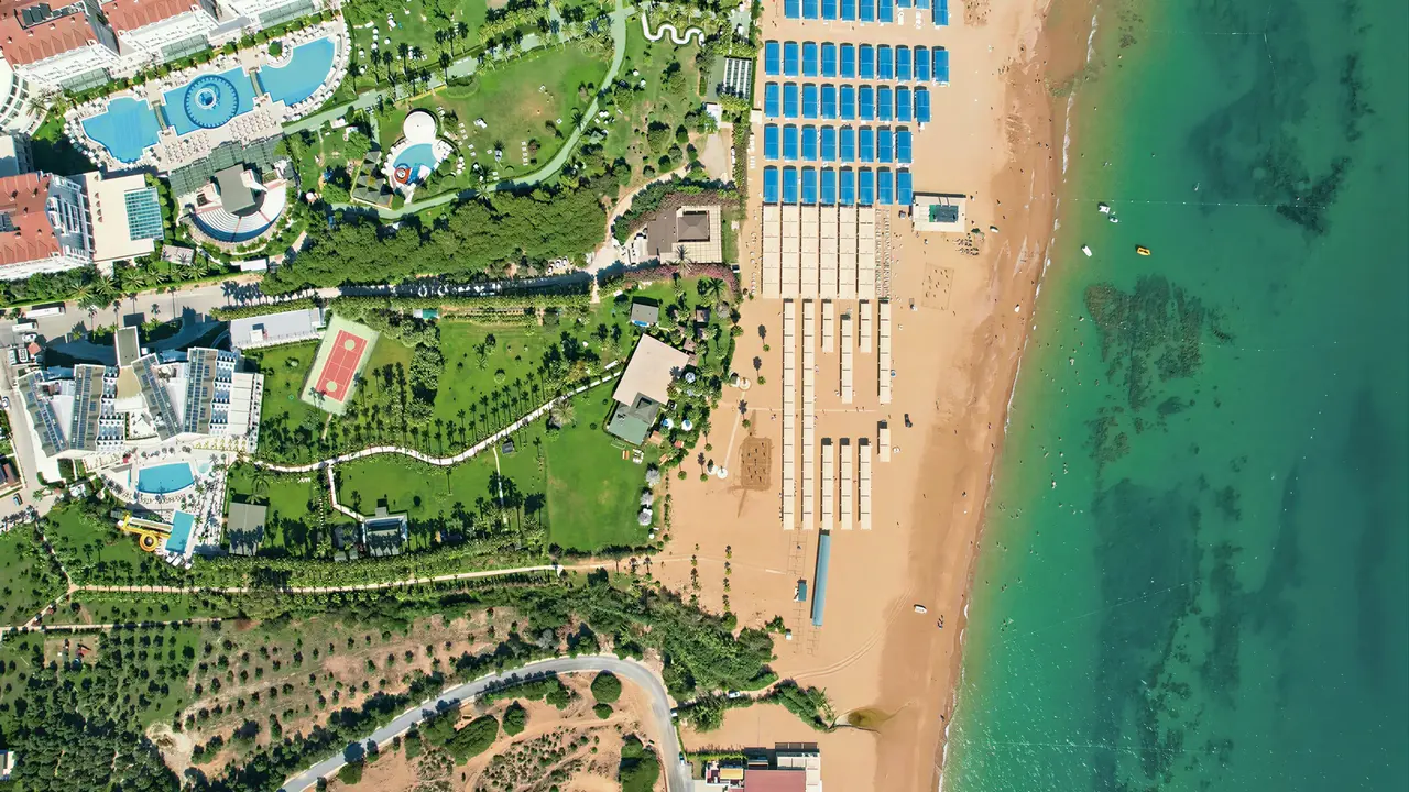 Widok z lotu ptaka na Royal Atlantis Beach