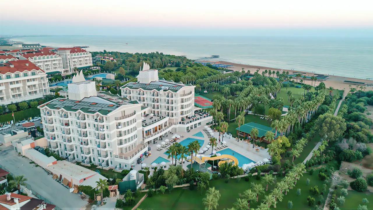 Widok z lotu ptaka na Royal Atlantis Beach