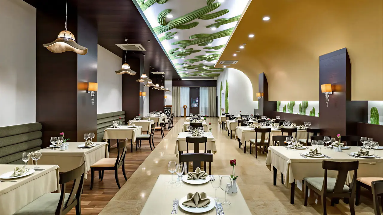 Elegancka restauracja w hotelu Royal Holiday Palace