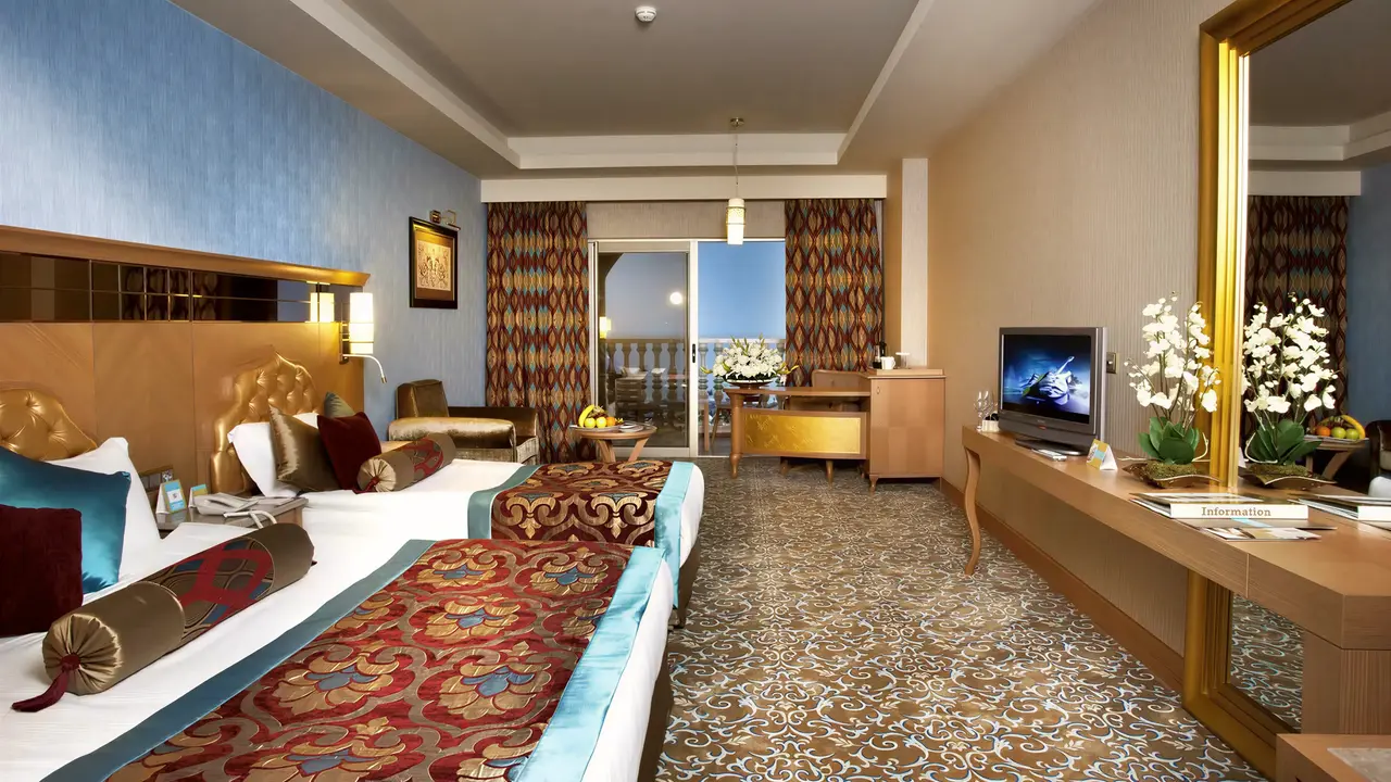 Elegancki pokój hotelowy w Royal Holiday Palace