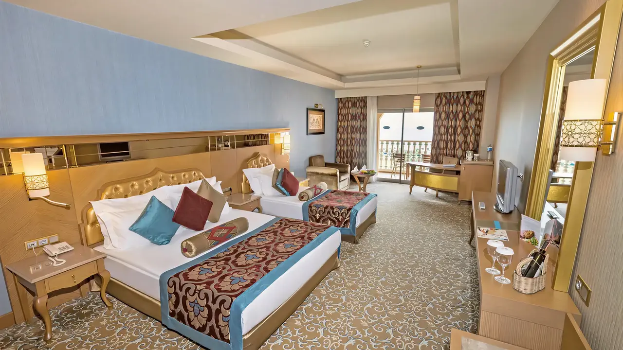 Pokój z łóżkami w hotelu Royal Holiday Palace