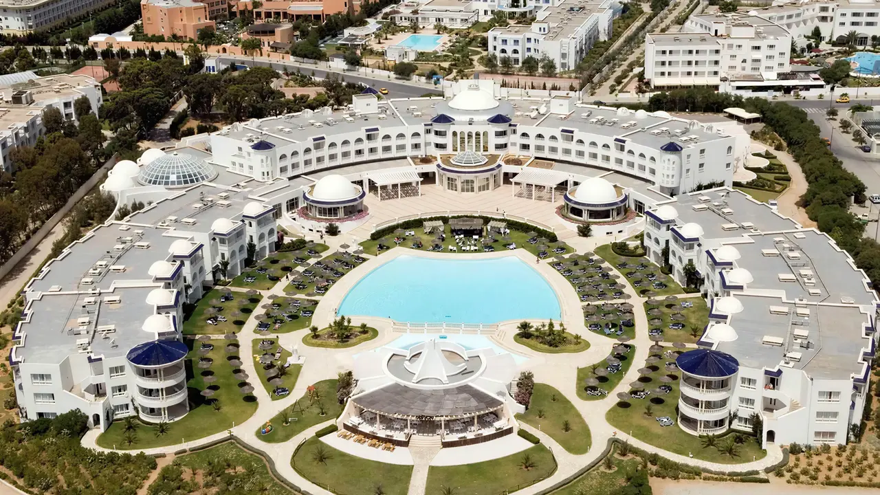 Widok z lotu ptaka na Royal Tulip Taj Sultan 