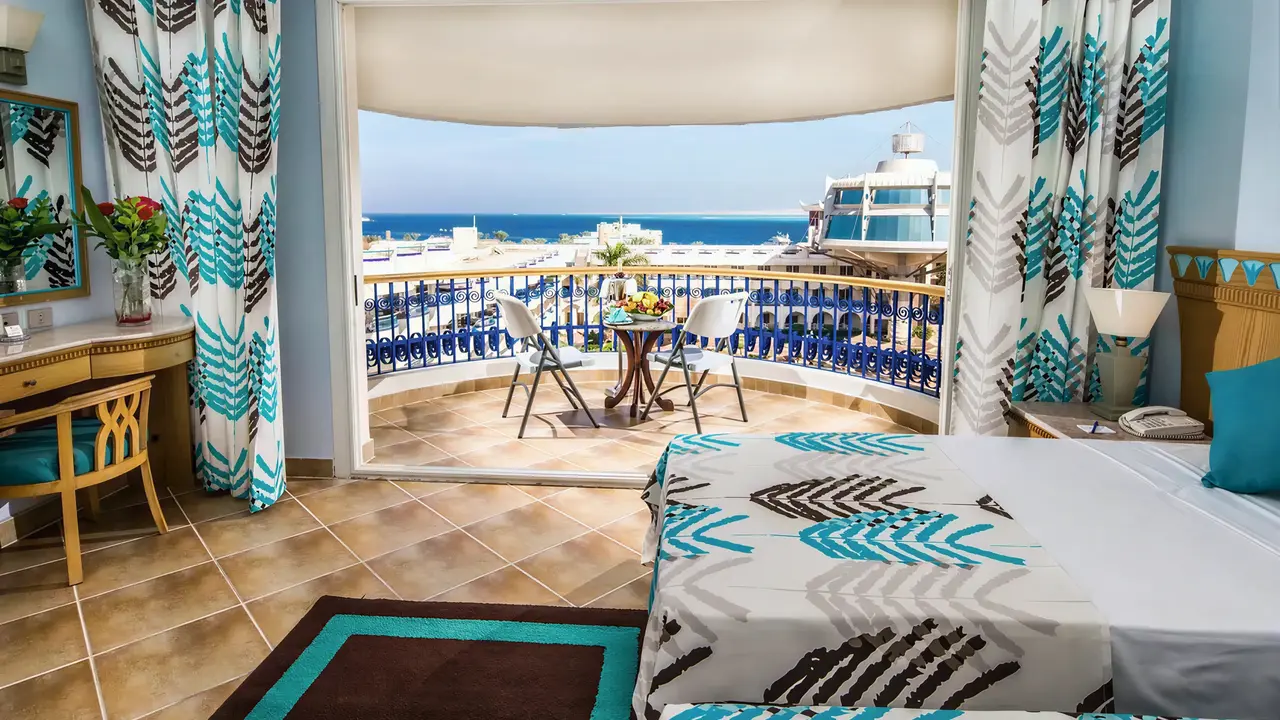 Pokój z widokiem na taras w Sea Gull Beach Resort