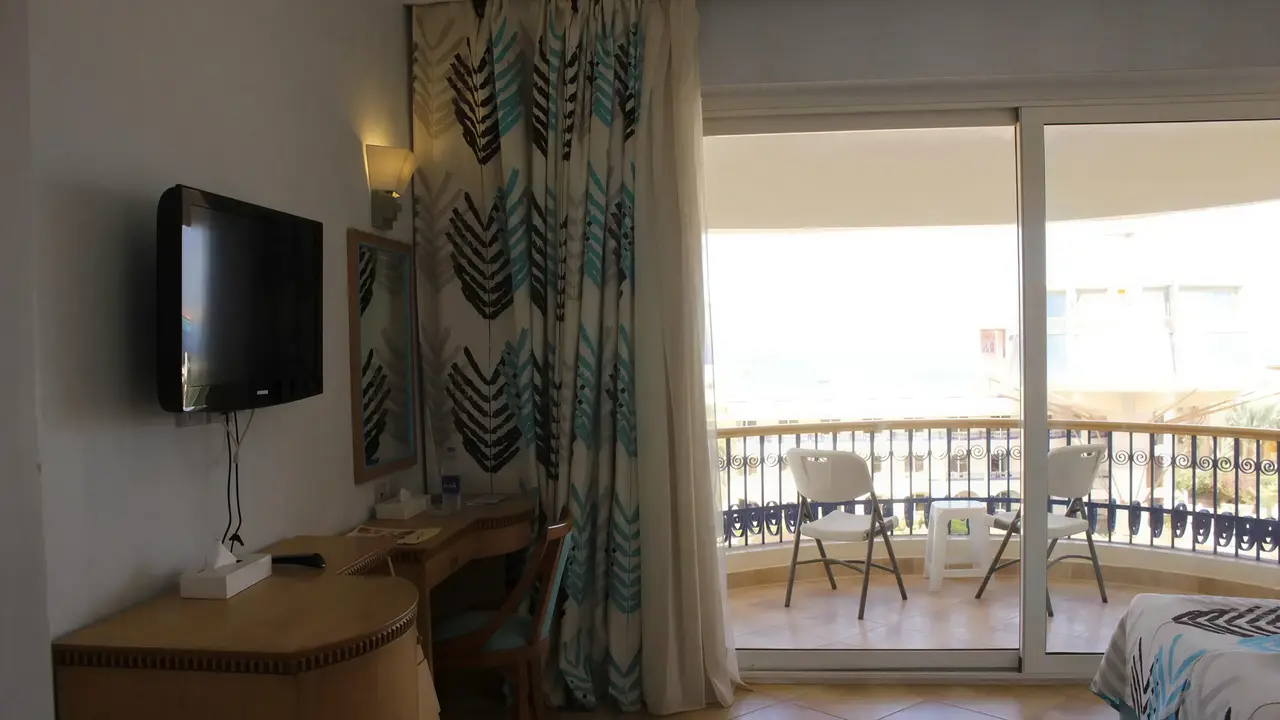 Wnętrze pokoju hotelowego w Sea Gull Beach Resort