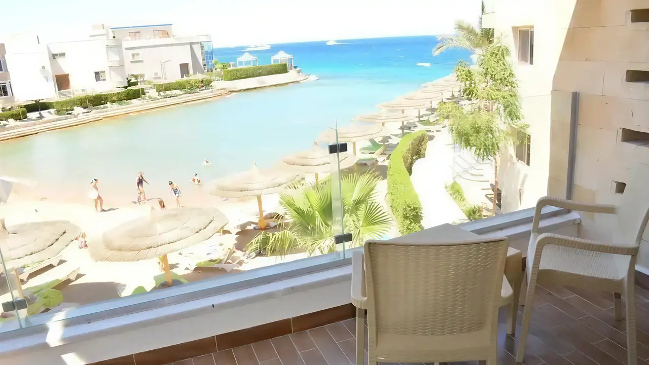 Balkon pokoju z widokiem w Sea Gull Beach Resort