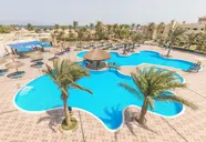 Widok na kompleks basenowy Sea Gull Beach Resort
