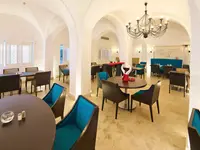 Jadalnia z meblami w hotelu Seabel Rym Beach Club