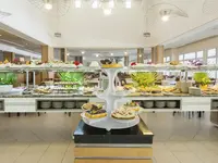 Bufet z deserami w Seabel Rym Beach Club