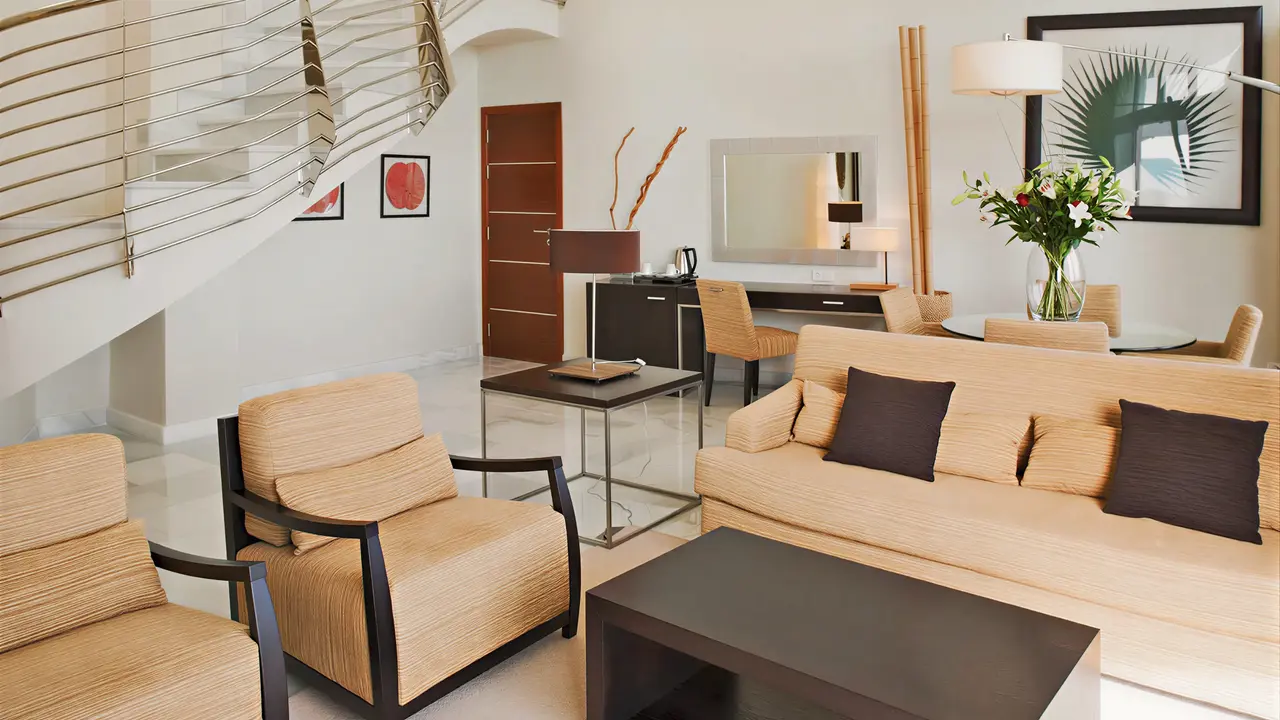 Wnętrze salonu w apartamencie Senator Banus Spa