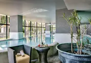 Kryty basen w hotelu Senator Banus Spa