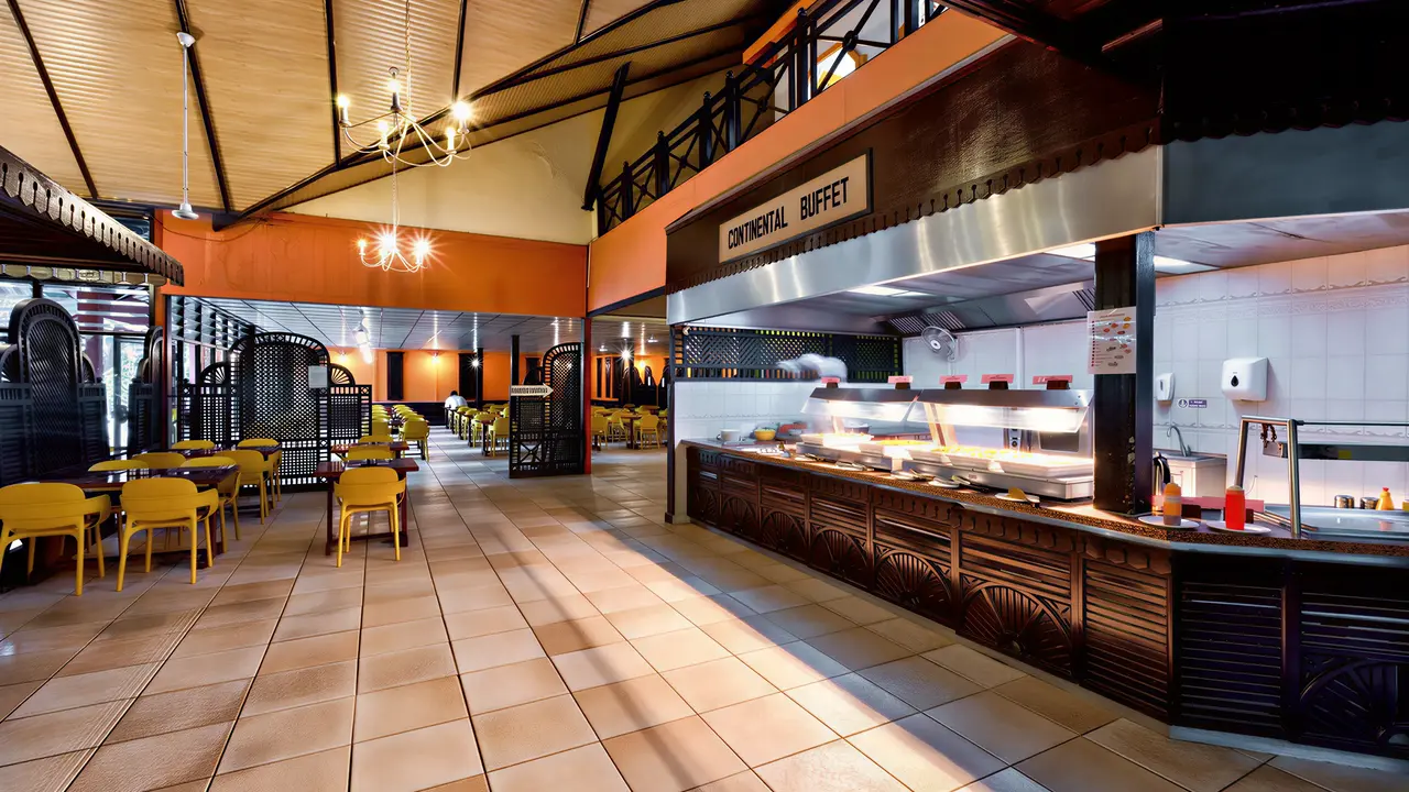 Bufet śniadaniowy w hotelu Senegambia Beach
