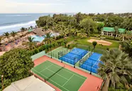 Widok na kompleks Senegambia Beach z boiskami