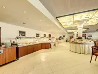 Bufet z jedzeniem w Sentido Bellevue Beach 