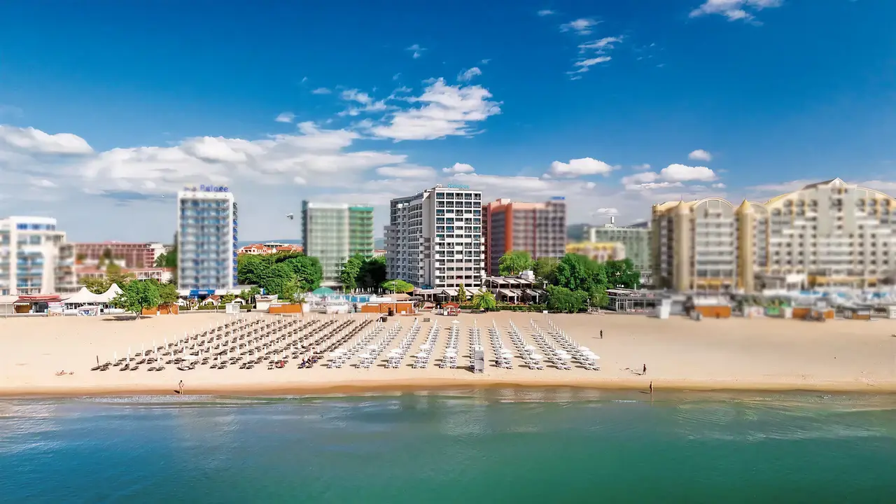 Widok na kompleks Sentido Bellevue Beach  i plażę