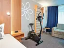 Pokój z rowerkiem stacjonarnym w Sentido Bellevue Beach 