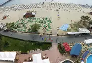 Widok na kompleks Sentido Bellevue Beach  z plażą