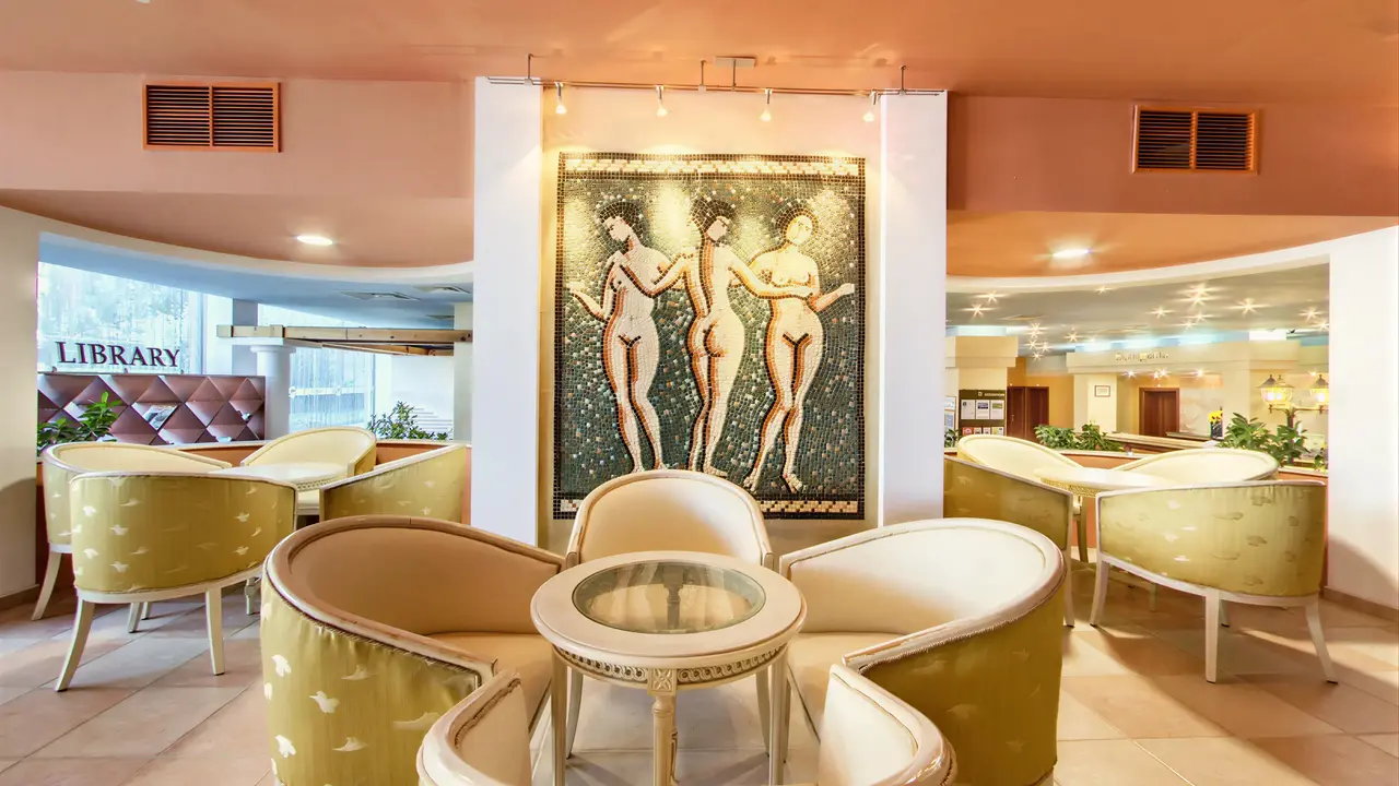 Wewnętrzna strefa wypoczynku w Sentido Bellevue Beach 