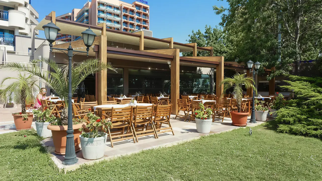  Restauracja na zewnątrz w Sentido Bellevue Beach 