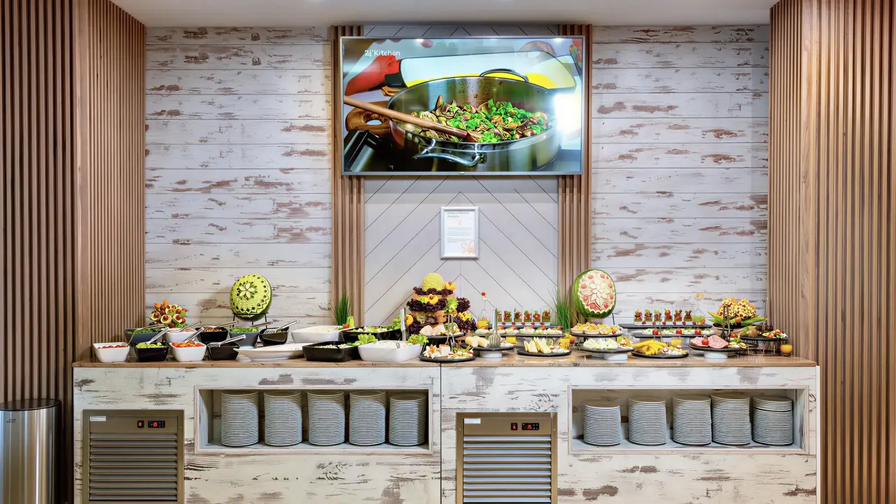 Bufet z jedzeniem w Sentido Bellevue Beach 