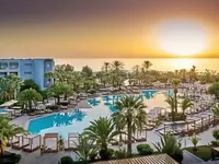 Widok na kompleks basenów w Sentido Marillia Resort & Spa