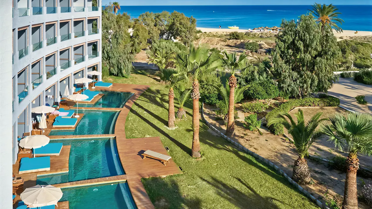 Widok na budynek i baseny w Sentido Marillia Resort & Spa