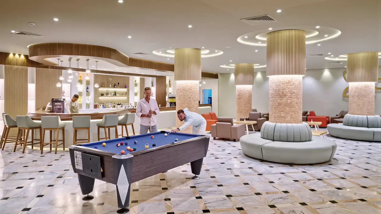 Gra w bilard w Sentido Marillia Resort & Spa