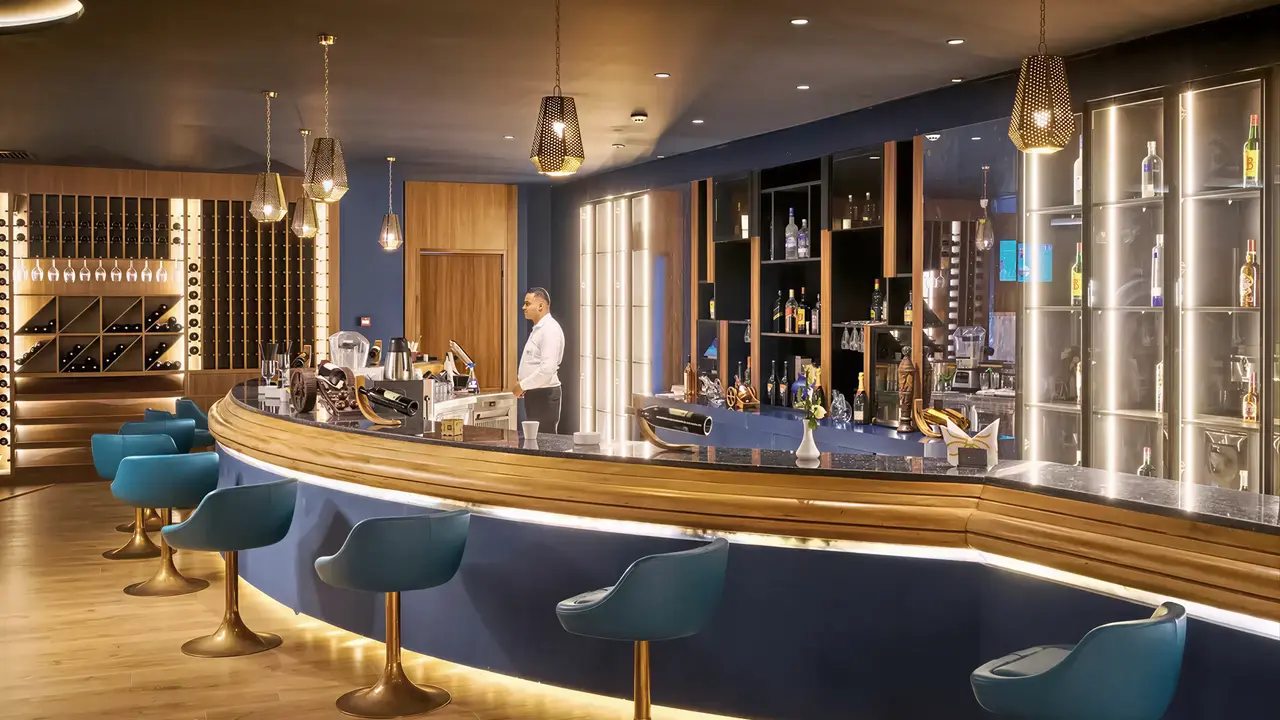 Elegancki bar w hotelu Sentido Marillia Resort & Spa